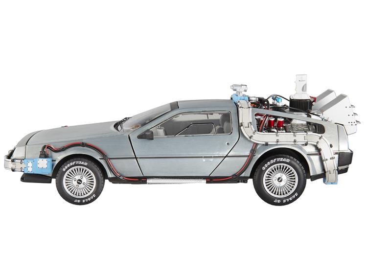 Hot Wheels 1:18 Scale Elite Cult Classic Time Machine With Opening Mr. Fusion Gallery Image 3