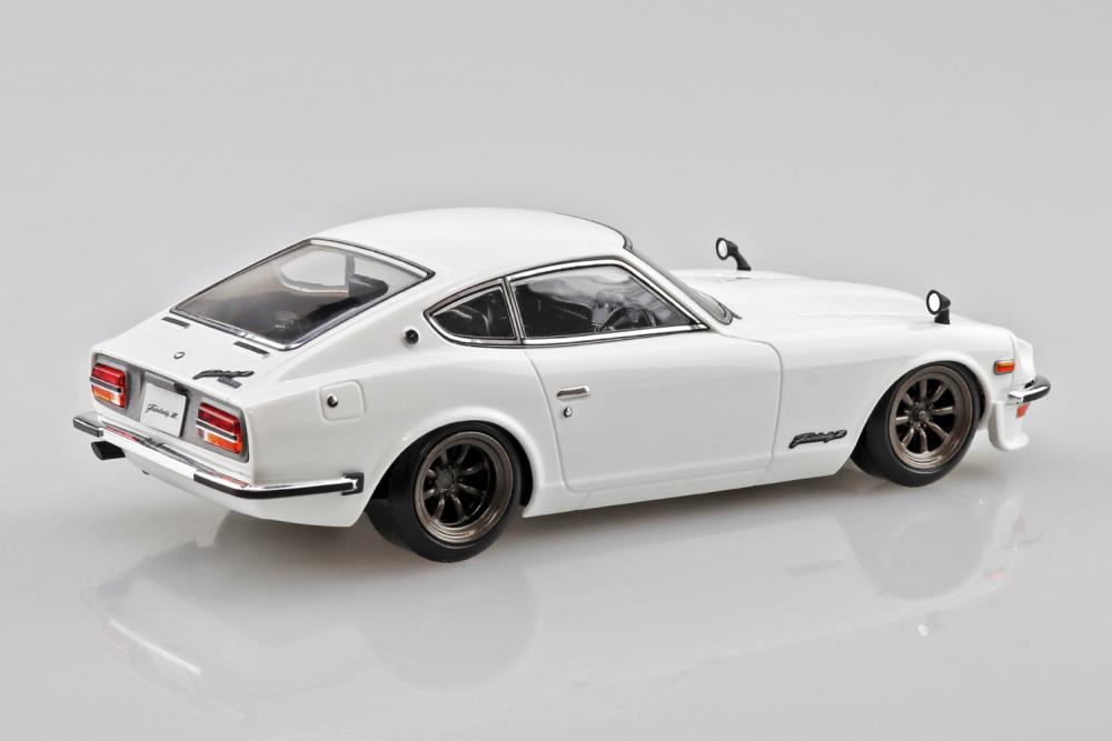 Aoshima Snap Kit No.15CU-WH Nissan Fairlady Z S30 Custom (White) 1