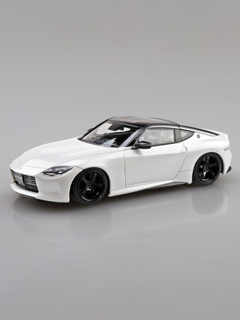 Aoshima Snap Kit No.17CU-PW Nissan Fairlady Z RZ34 Custom (Prism White) 1/32 Scale Model Kit Gallery Image 2