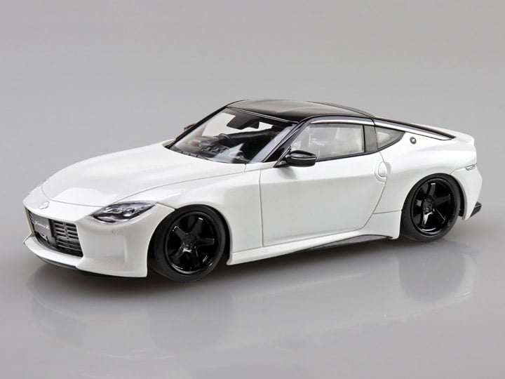 Aoshima Snap Kit No.17CU-PW Nissan Fairlady Z RZ34 Custom (Prism White) 1/32 Scale Model Kit Gallery Image 1