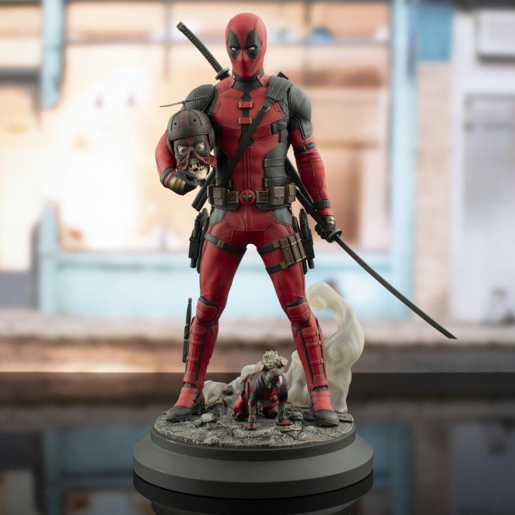 Deadpool & Wolverine Marvel Premier Collection Deadpool 1/7 Scale Statue Gallery Image 3
