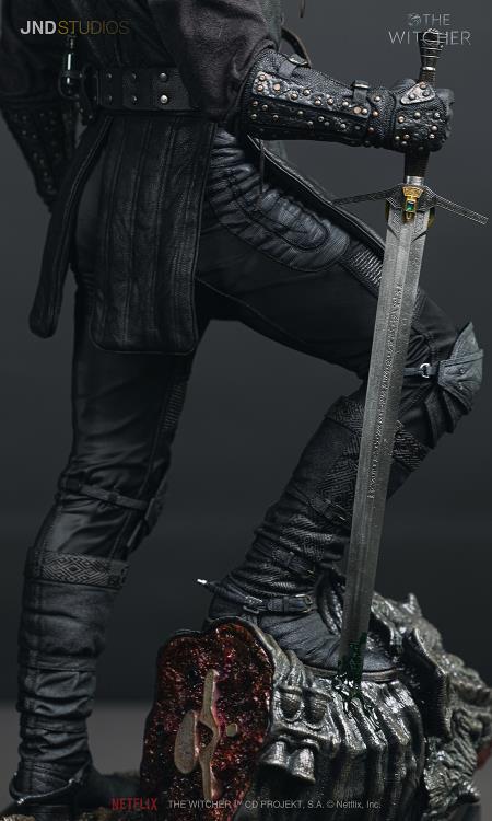 The Witcher (Netflix) Hyperreal Geralt of Rivia 1/3 Scale Statue Gallery Image 10