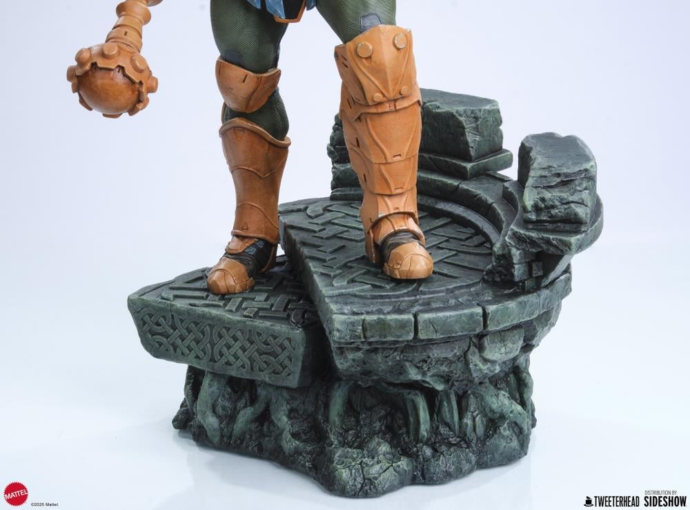 Masters of the Universe Legends Man-at-Arms 1/5 Scale Maquette Gallery Image 18