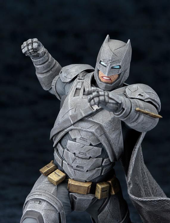 Batman v Superman ArtFX+ Armored Batman Statue Gallery Image 9