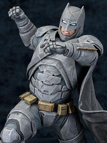 Batman v Superman ArtFX+ Armored Batman Statue Gallery Image 3