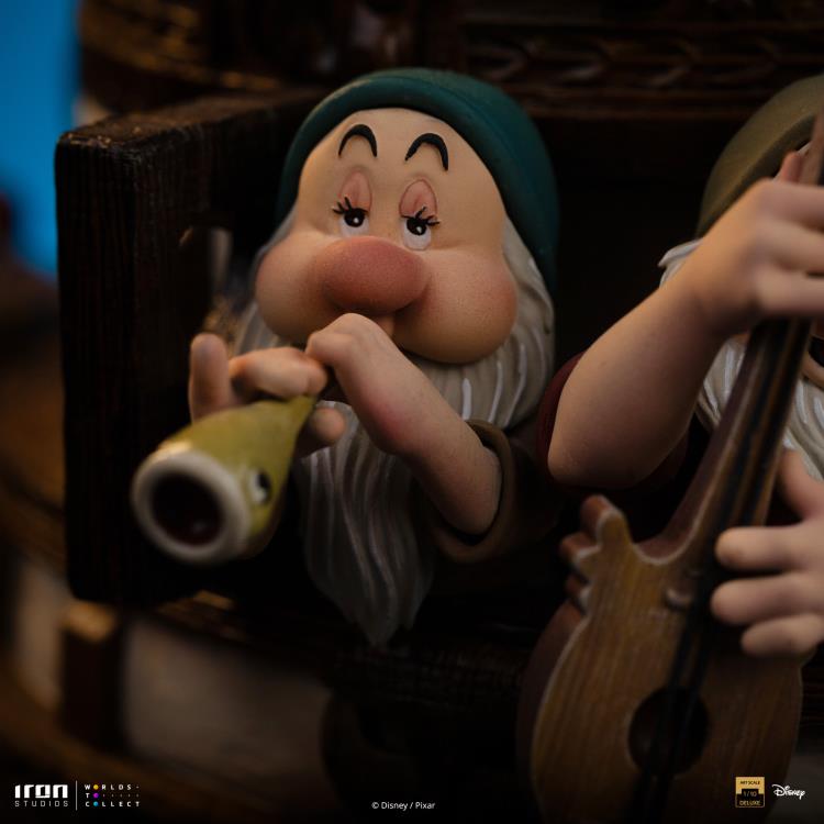 Snow White and the Seven Dwarfs Disney Classic Snow White 1/10 Deluxe Art Scale Limited Edition Statue Gallery Image 13