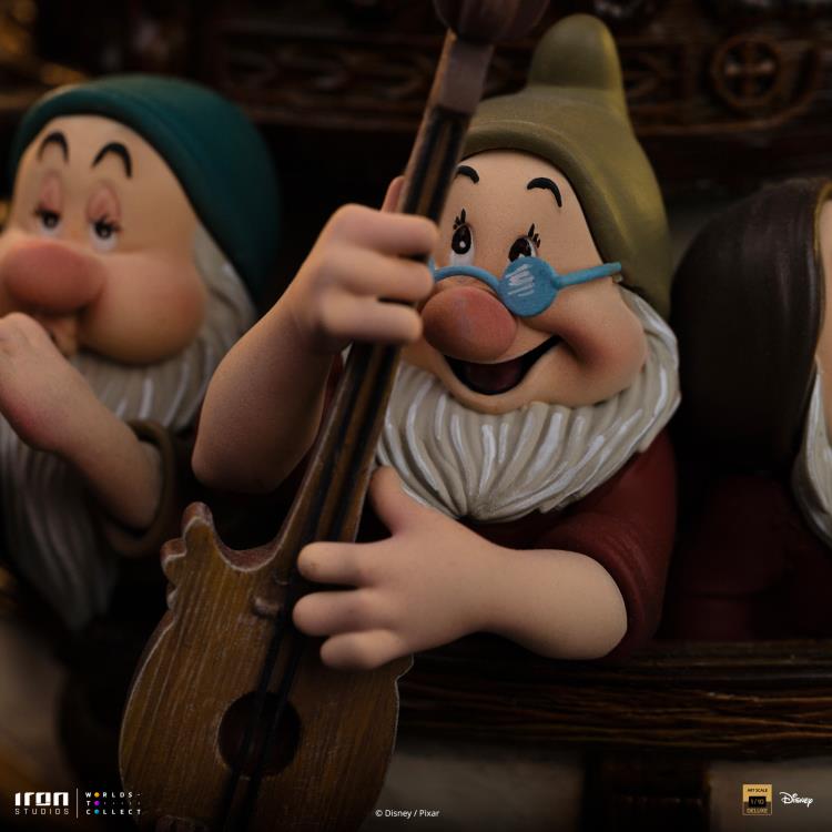 Snow White and the Seven Dwarfs Disney Classic Snow White 1/10 Deluxe Art Scale Limited Edition Statue Gallery Image 12