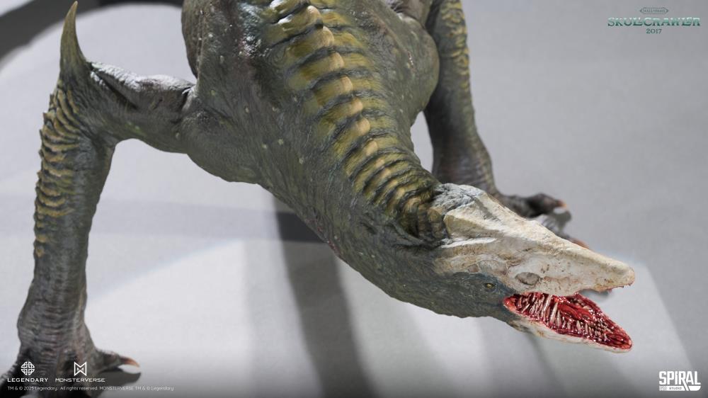 Kong: Skull Island Hall of Fame Skullcrawler Statue Gallery Image 18