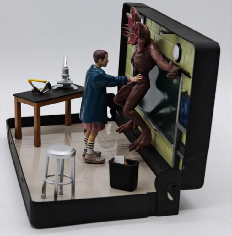 Stranger Things VHS Stars Eleven and Demogorgon VHS Tape Diorama Gallery Image 3