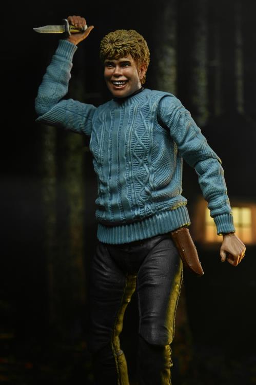 Friday the 13th (1980) Ultimate Pamela Voorhees Action Figure Gallery Image 9