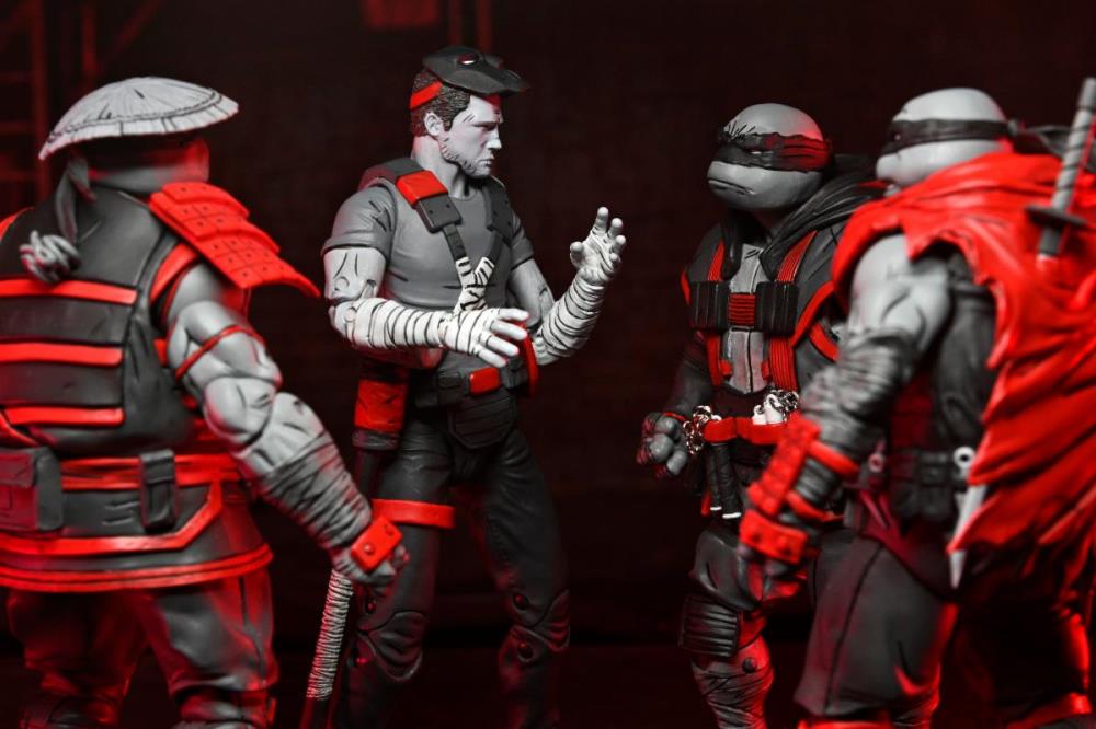 Teenage Mutant Ninja Turtles: The Last Ronin - The Lost Years Michelangelo (Nightwatcher) Action Figure Gallery Image 15