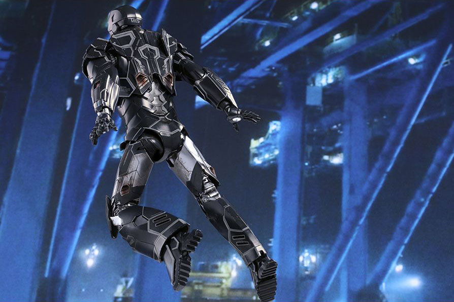 Iron Man 3 MMS348 Sneaky (Mark XV) 1/6th Scale Collectible Figure Gallery Image 10