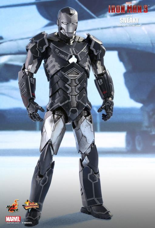Iron Man 3 MMS348 Sneaky (Mark XV) 1/6th Scale Collectible Figure Gallery Image 4