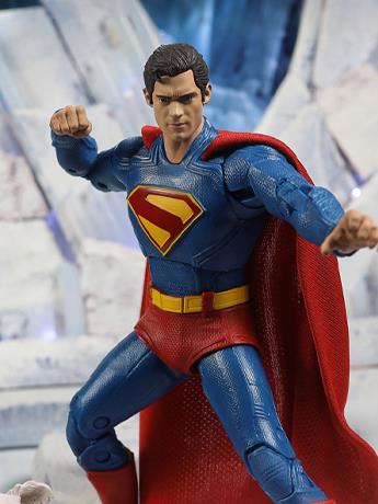 Superman (2025) DC Multiverse Superman & Krypto (Deluxe Theatrical Edition) Action Figure Gallery Image 2