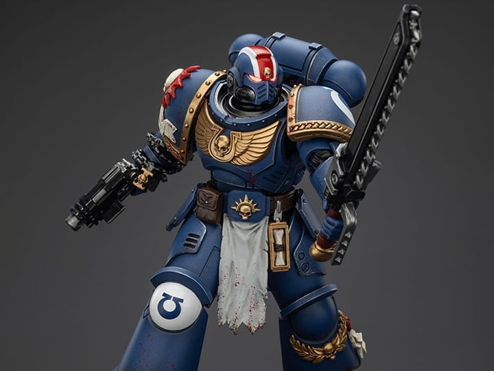 Warhammer 40,000: Space Marine 2 Ultramarines Lieutenant Titus (Collectors Edition) 1/18 Scale Action Figure Gallery Image 1