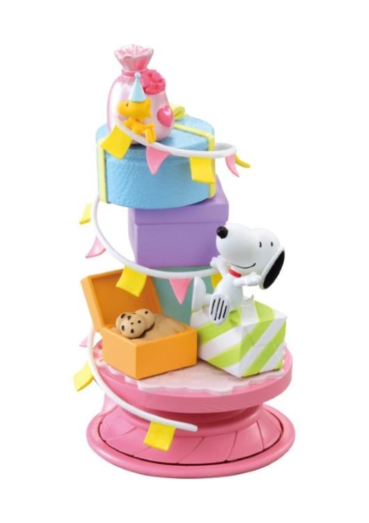 Peanuts Snoopy Spiral Diorama Boxed Set of 6 Figures Gallery Image 8