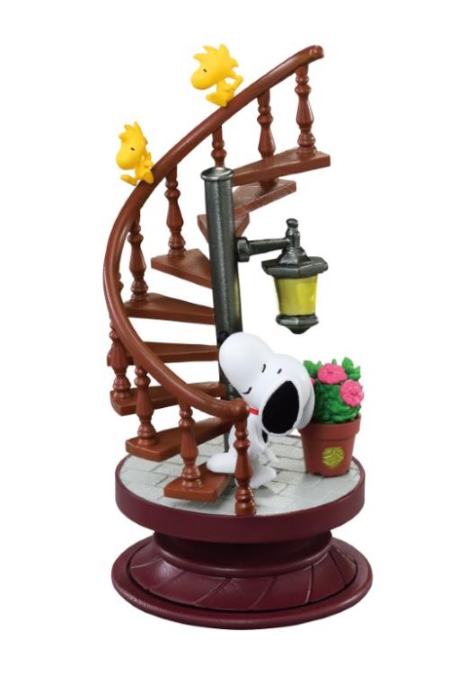Peanuts Snoopy Spiral Diorama Boxed Set of 6 Figures Gallery Image 5