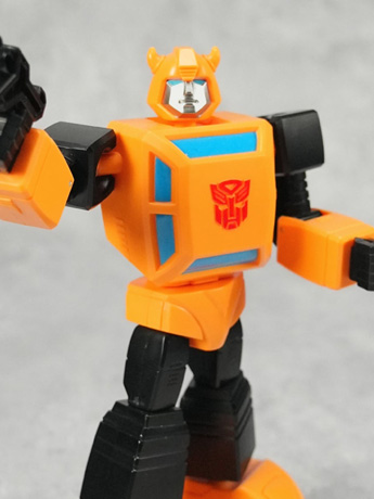 Transformers G1 Bumblebee Beginner Model Kit Gallery Image 2