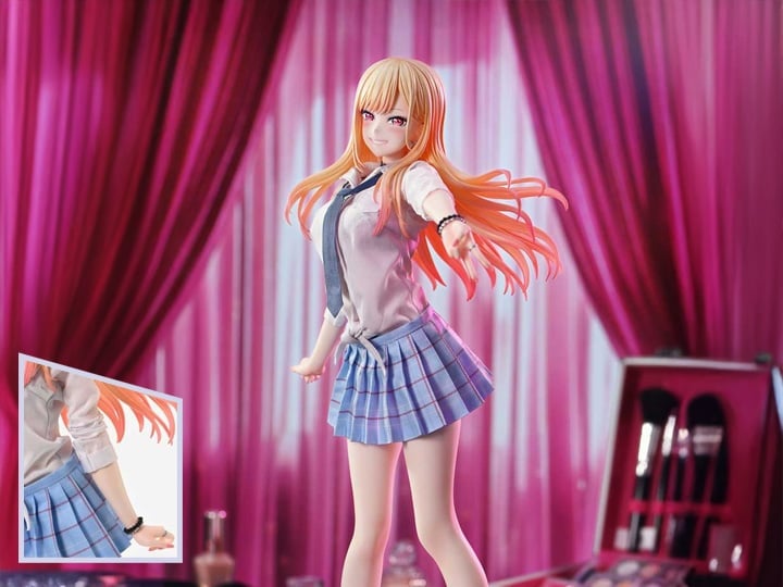 My Dress-Up Darling Premium Masterline Marin Kitagawa (Bonus Ver.) 1/4 Scale Statue Gallery Image 1