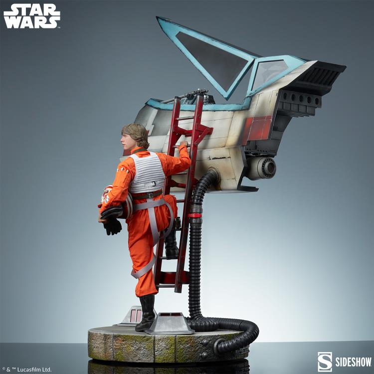 Star Wars: A New Hope Premium Format Luke Skywalker & X-Wing: Red Five, Standing By Statue Gallery Image 5