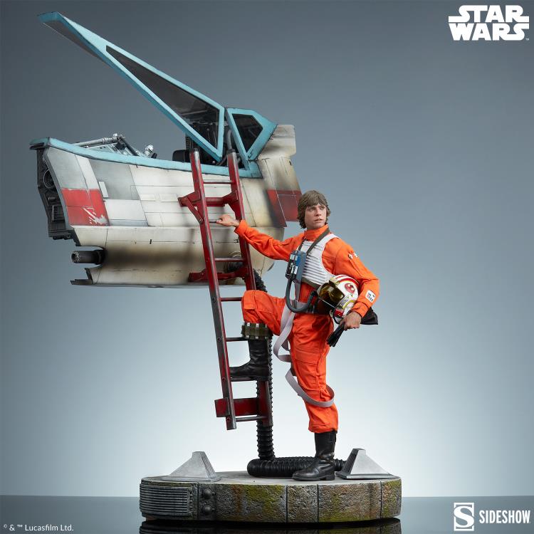 Star Wars: A New Hope Premium Format Luke Skywalker & X-Wing: Red Five, Standing By Statue Gallery Image 8
