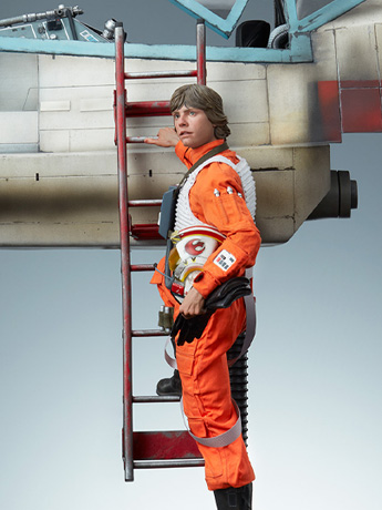 Star Wars: A New Hope Premium Format Luke Skywalker & X-Wing: Red Five, Standing By Statue Gallery Image 2