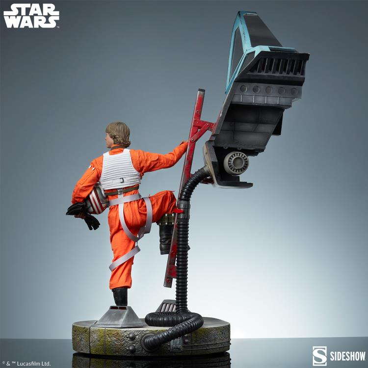 Star Wars: A New Hope Premium Format Luke Skywalker & X-Wing: Red Five, Standing By Statue Gallery Image 7
