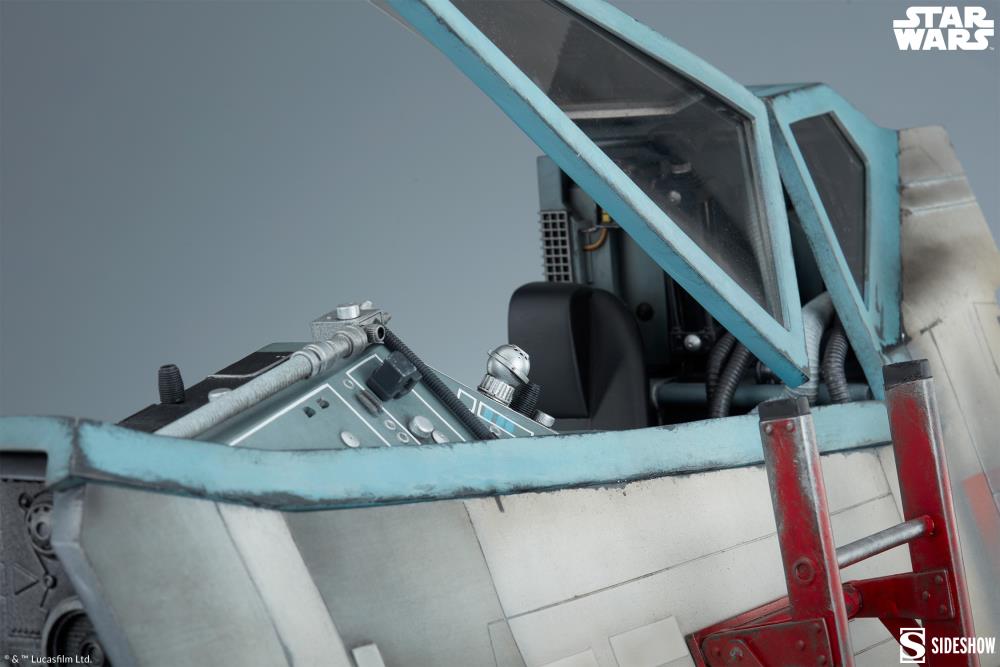 Star Wars: A New Hope Premium Format Luke Skywalker & X-Wing: Red Five, Standing By Statue Gallery Image 13