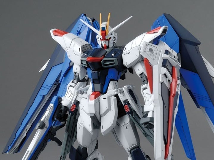Mobile Suit Gundam SEED MG Freedom Gundam 2.0 1/100 Scale Model Kit Gallery Image 1