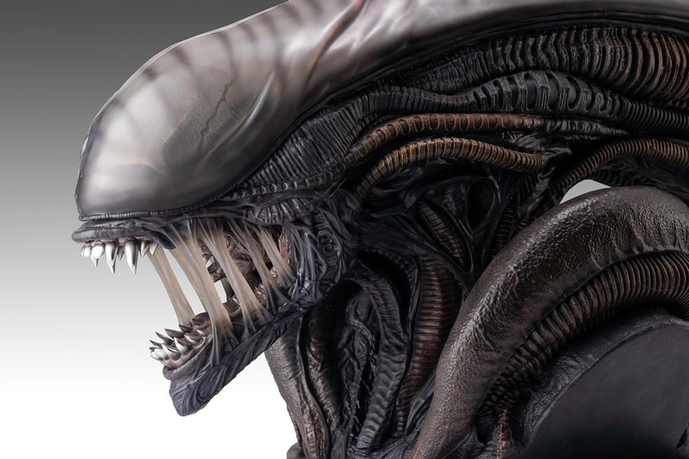 Alien: Romulus Scorched Xenomorph Limited Edition Life Size Bust Gallery Image 10