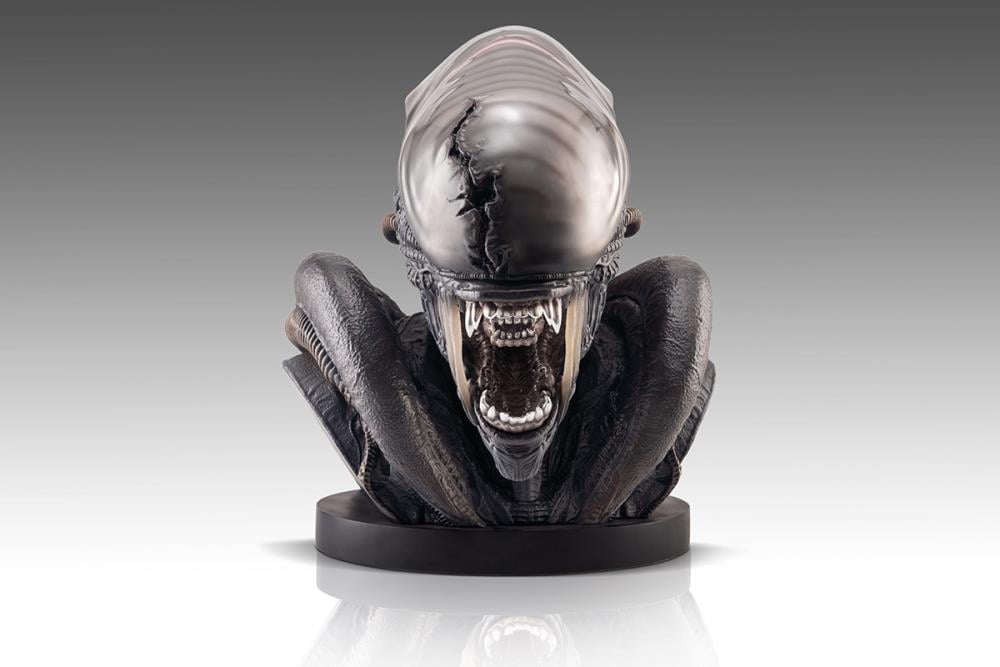 Alien: Romulus Scorched Xenomorph Limited Edition Life Size Bust Gallery Image 9
