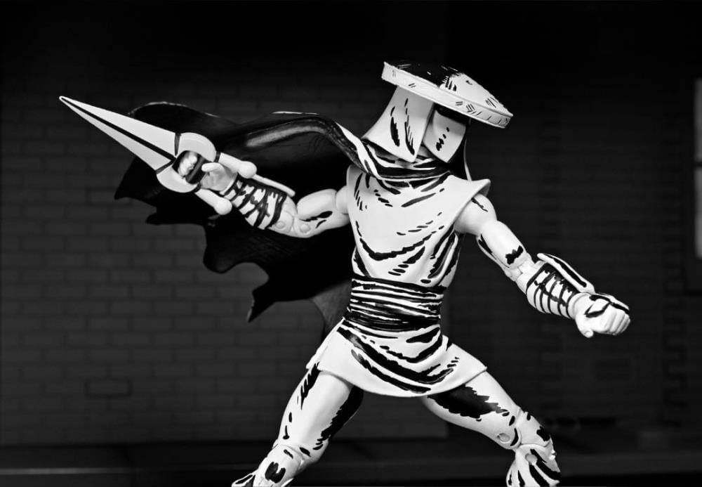Teenage Mutant Ninja Turtles Elite Guard (Mirage Comics Black & White Variant) Action Figure Gallery Image 6
