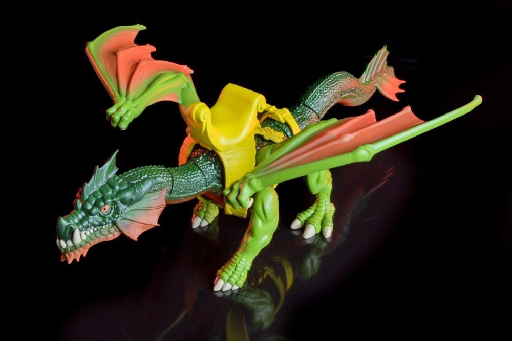 Legends of Dragonore Scorchwing, Mother of the Forest Deluxe Action Figure Gallery Image 6