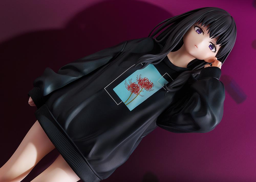 Lycoris Recoil Takina Inoue (Oversized Sweatshirt Ver.) 1/7 Scale Figure Gallery Image 5