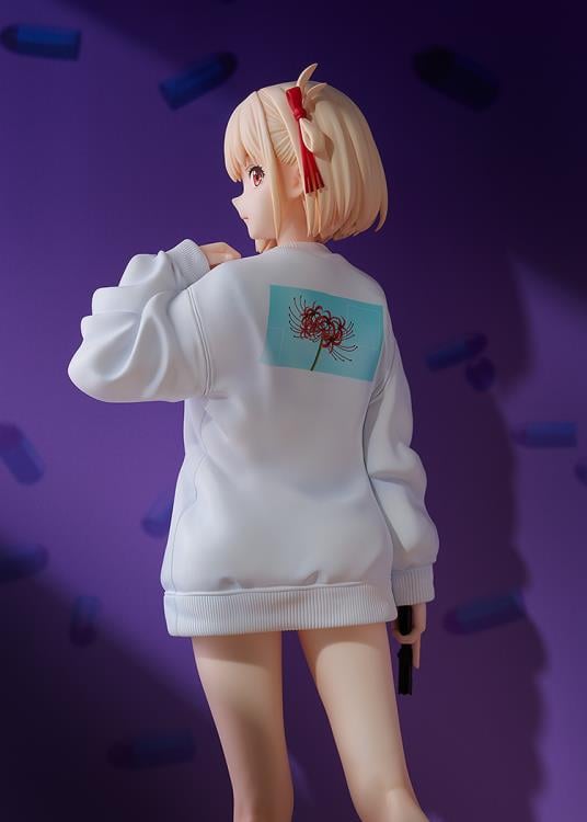 Lycoris Recoil Chisato Nishikigi (Oversized Sweatshirt Ver.) 1/7 Scale Figure Gallery Image 6