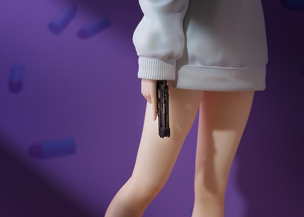 Lycoris Recoil Chisato Nishikigi (Oversized Sweatshirt Ver.) 1/7 Scale Figure Gallery Image 7