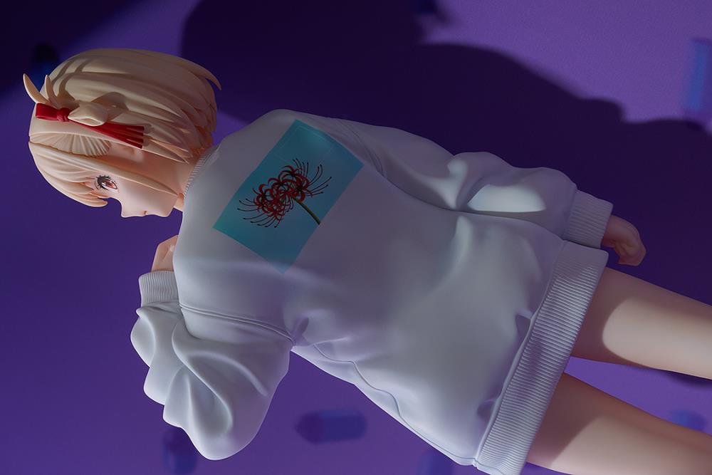 Lycoris Recoil Chisato Nishikigi (Oversized Sweatshirt Ver.) 1/7 Scale Figure Gallery Image 5