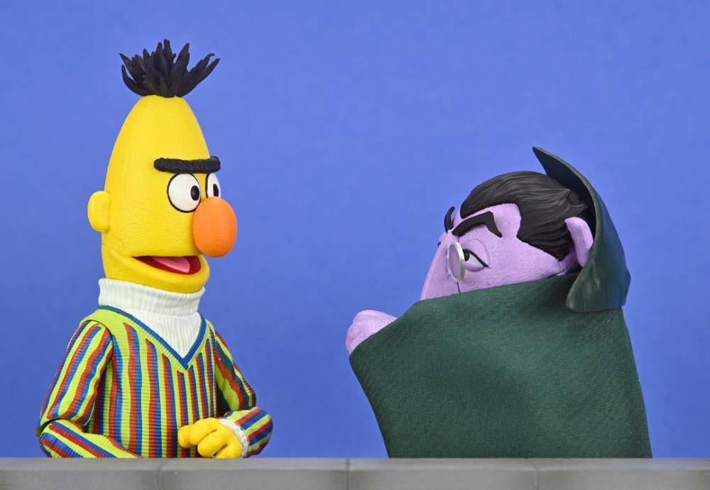 Sesame Street Ultimate Count von Count  Action Figure Gallery Image 12