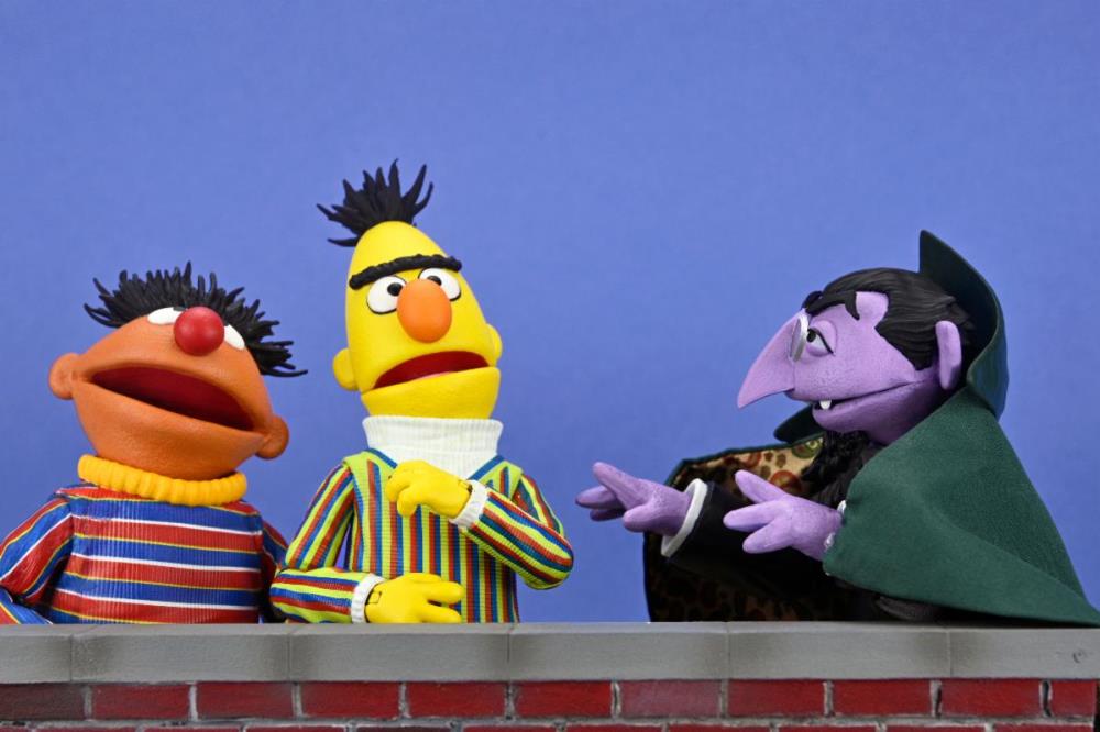 Sesame Street Ultimate Count von Count  Action Figure Gallery Image 14