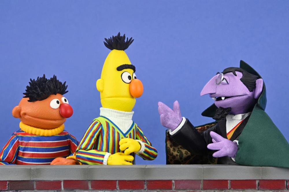 Sesame Street Ultimate Count von Count  Action Figure Gallery Image 13