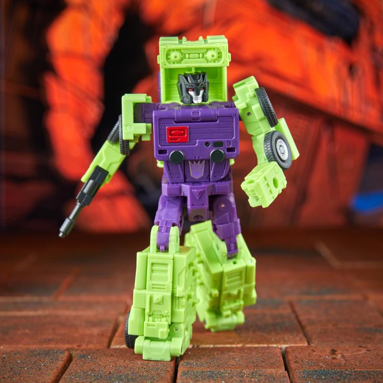 The Transformers: The Movie Studio Series Voyager Class Constructicon Mixmaster Action Figure Gallery Image 7