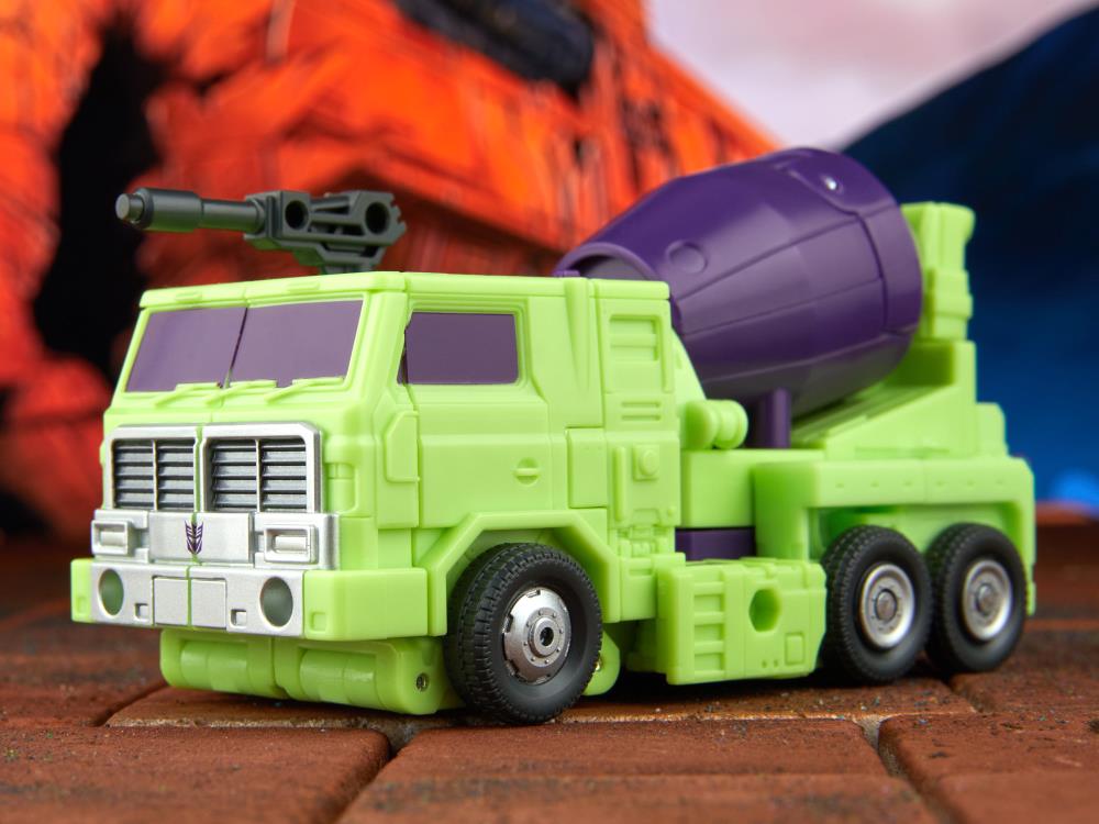 The Transformers: The Movie Studio Series Voyager Class Constructicon Mixmaster Action Figure Gallery Image 9