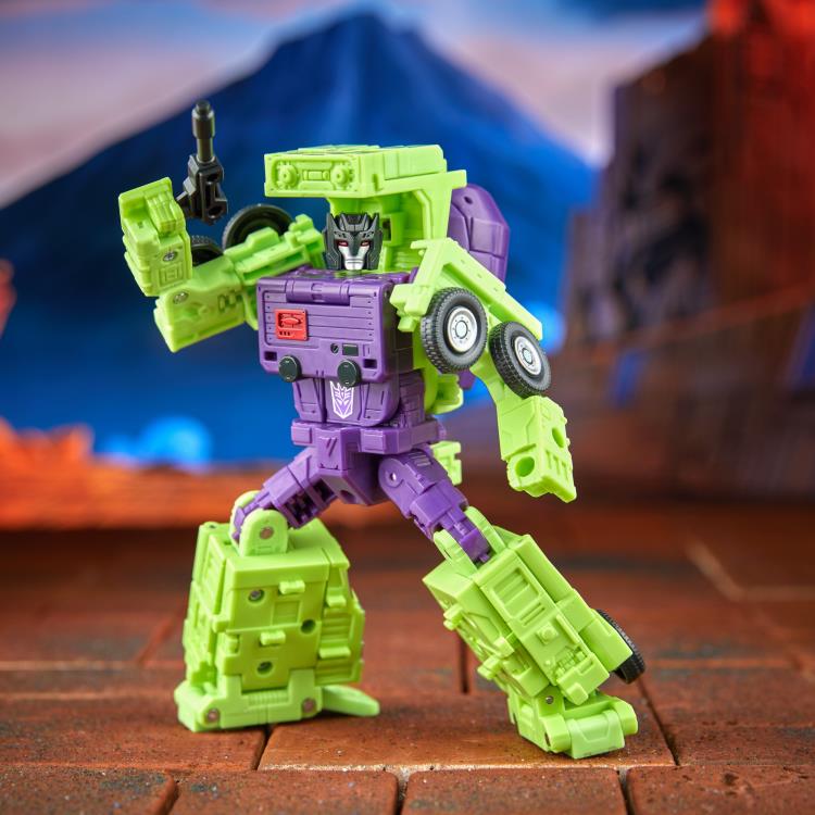 The Transformers: The Movie Studio Series Voyager Class Constructicon Mixmaster Action Figure Gallery Image 6
