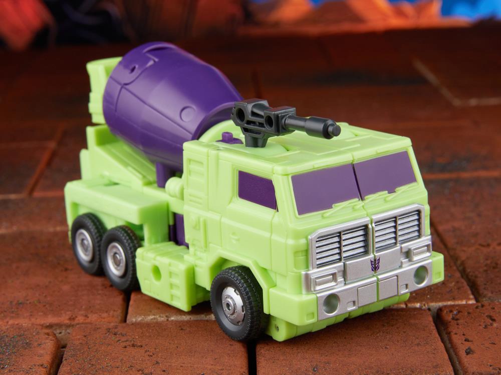 The Transformers: The Movie Studio Series Voyager Class Constructicon Mixmaster Action Figure Gallery Image 10