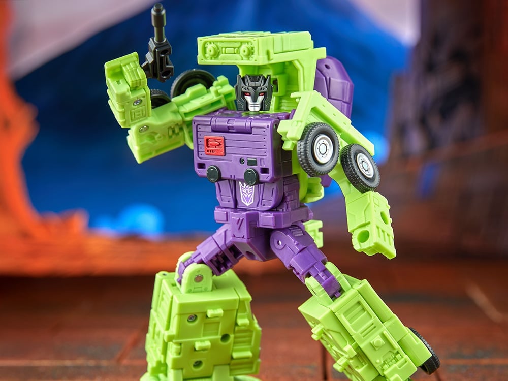 The Transformers: The Movie Studio Series Voyager Class Constructicon Mixmaster Action Figure Gallery Image 1