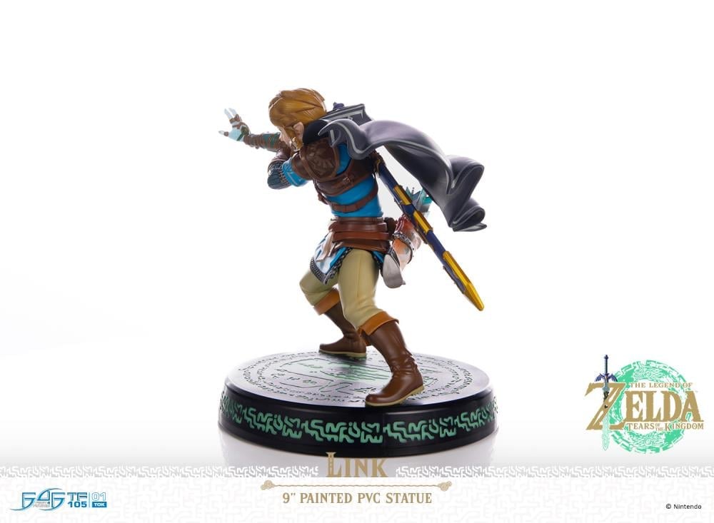 The Legend of Zelda: Tears of the Kingdom Link Statue Gallery Image 26