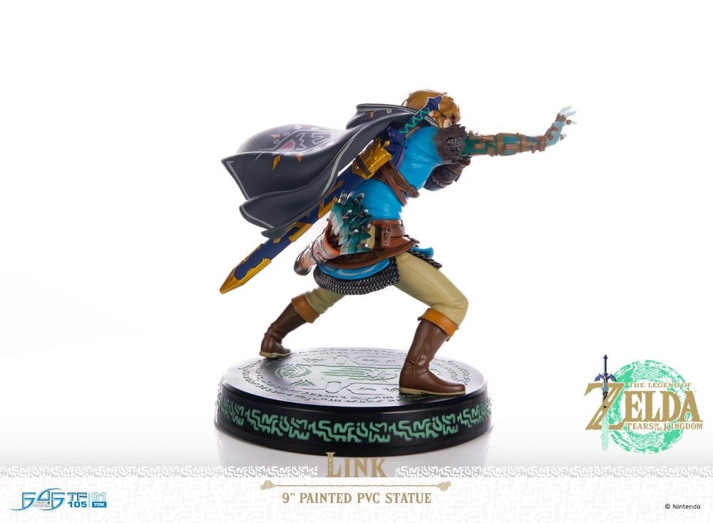 The Legend of Zelda: Tears of the Kingdom Link Statue Gallery Image 29
