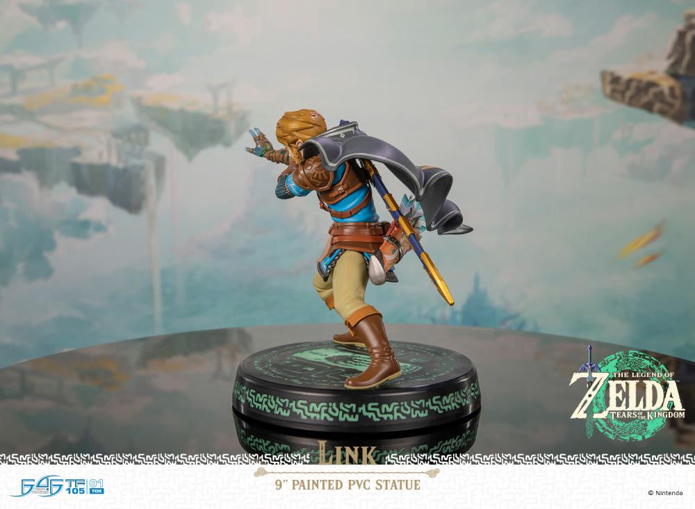 The Legend of Zelda: Tears of the Kingdom Link Statue Gallery Image 5