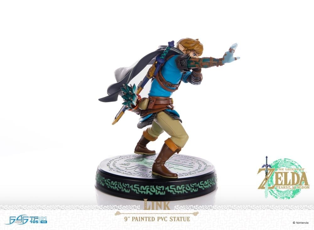 The Legend of Zelda: Tears of the Kingdom Link Statue Gallery Image 30