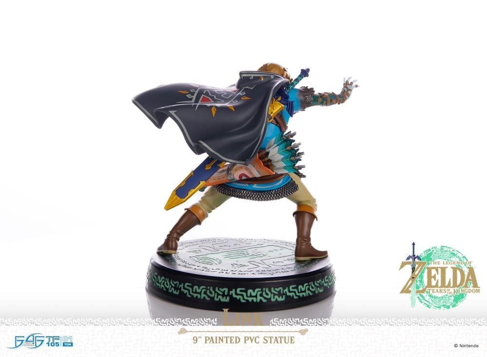 The Legend of Zelda: Tears of the Kingdom Link Statue Gallery Image 28